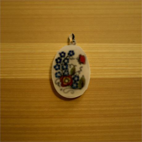 Scrimshaw Carved Bone Ivory Floral Pendant