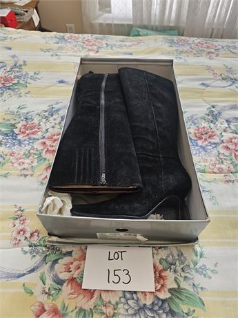 Moda Ladies Black Suede Knee High Boots Size 7M