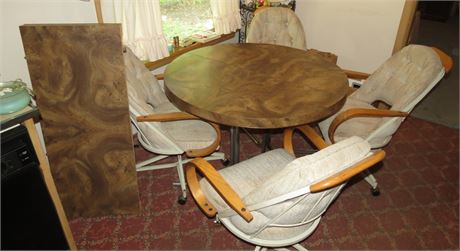 Kitchen Table, 4 Chairs, 1 Leaf