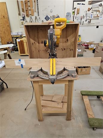 Dewalt 12" Double Bevel Compound Miter Saw with Table