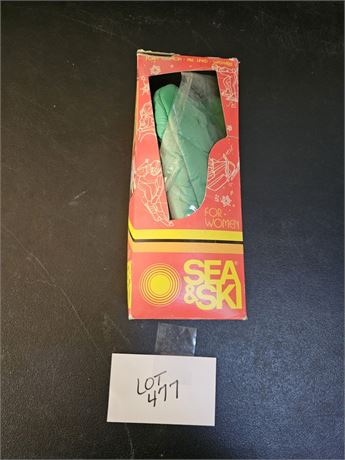 Vintage Sea & Ski Slippers
