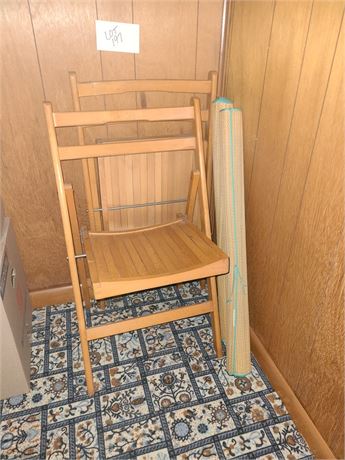(2) Folding Wood Slated Chairs & (2) Wicker Outdoor Floor Mats