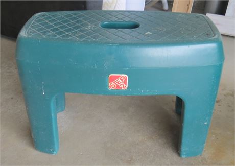 Rubbermaid Step2 Stool