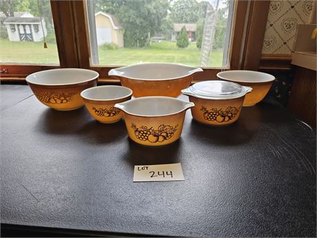 Pyrex Old Orchard Kitchenware Mixing Bowls & Handled Baking Dishes