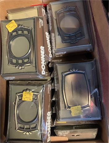 Donner 423 AB Toothbrush & Tumbler hHolders.