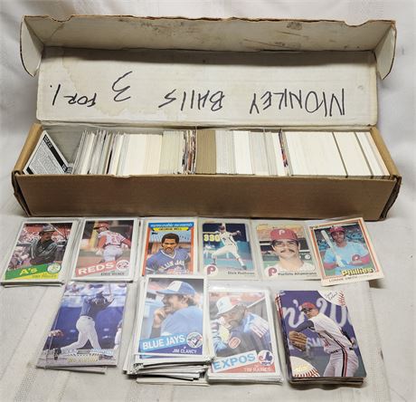 Assortment of Baseball Cards