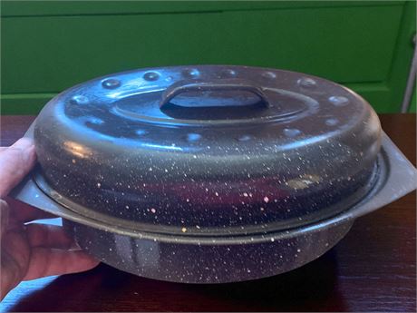 Metal Bundt Pan, Pie Pans, Ceramic Cereal Bowls, Megaware Pan