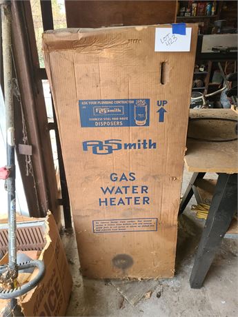 Smith 40 Gal Gas Water Heater in Box