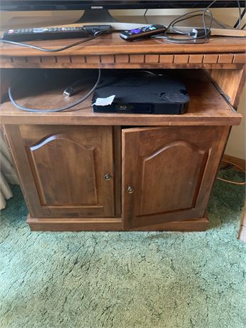 Maplewood TV Cabinet/Stand With Small Shelf & Cupboard Storage