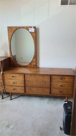 Dixie Wood Dresser & Mirror