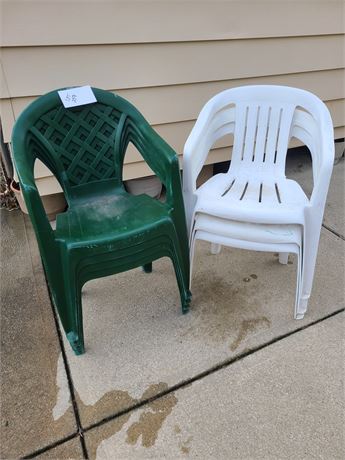 Outdoor Plastic Stacking Chairs - (4) Green & (2) White