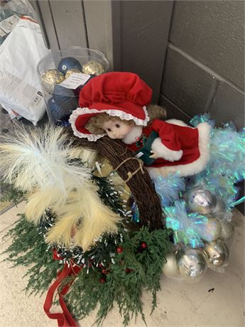 Misc Christmas Decoration Lot