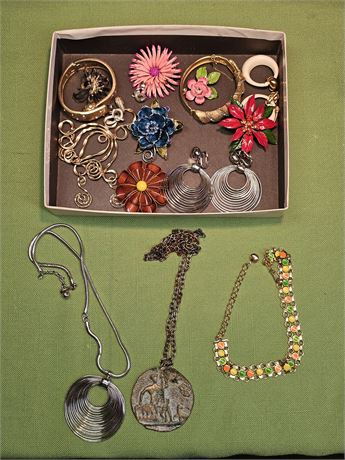 Vintage 1970's Mod Jewelry Lot:Metal Flower Brooches/Modernist & More