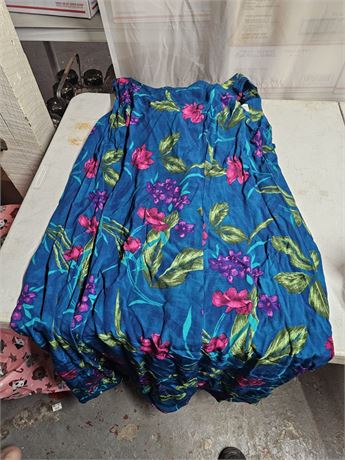 Ladies Fashion Dresses Size 22W