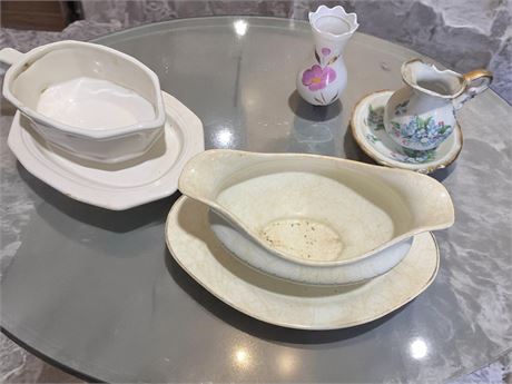 Pfaltzgraff White Heritage Gravy Boat W/Underplate, Watkins Japan Mini Pitcher