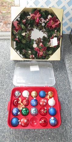 Christmas Wreath, Ornaments