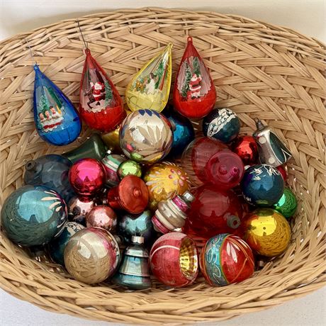 Great Collection of Vintage USA, Diorama, Embellished Glass Christmas Ornaments