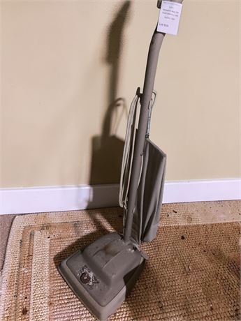 Montgomery Wards Upright Vacuum Cleaner/Sweeper