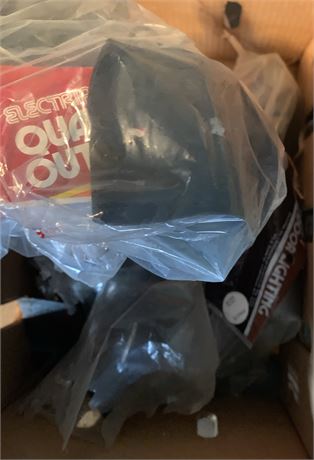 Electrip Outdoor Lighting Fixture Lot - 1 Box