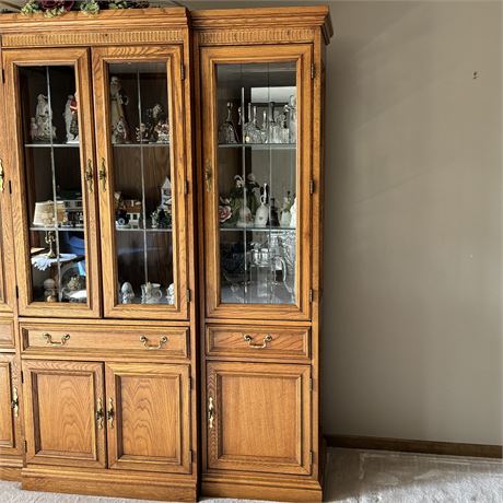 RIGHT CURIO/DINING CABINET (OF 3 PIECE HUTCH) NO CONTENTS - PLS READ