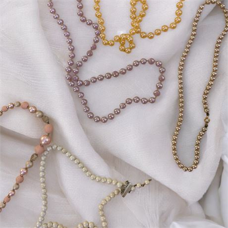 Jewelry Lot - Faux Pearls, Beaded Necklaces In Pink, White, Gold