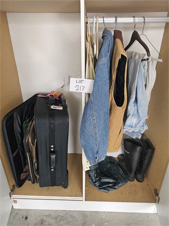 Men's XL Jean Jacket, Carhartt XL Vest, Jeans & Luggage