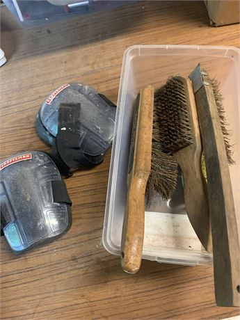 Craftsman Knee Pads, Master Brush Wood Brush & More