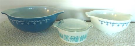 Pyrex Bowls