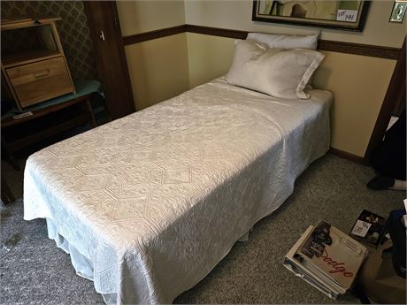 Single Bed & Pillow with Bed Linens & Cover