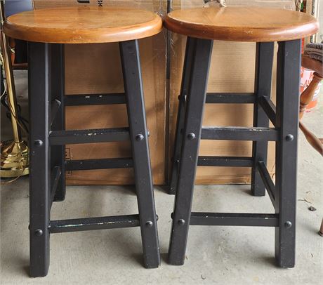 Pair of 25" Counter Stool w/ Natural Seat