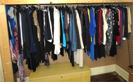 Large Women's Clothing Cleanout