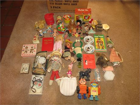 Mixed Lot: Vintage Toys And Collectibles