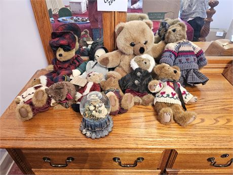 Nice Collection of Mixed Boyd Bears / Bearwear / Holiday & More