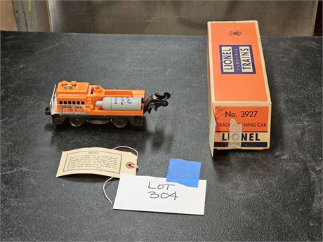 Lionel 3927 Track Cleaning Car with Box