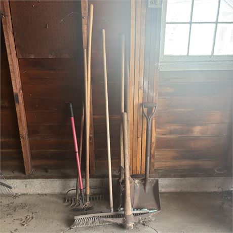 Mixed Lot of Yard Tools, Shovels, Hoes, Etc.