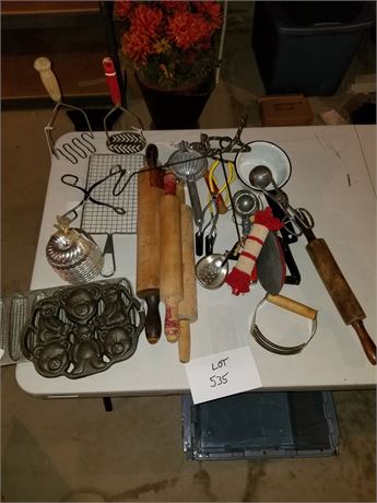Vintage Mixed Kitchen Utensils Lot