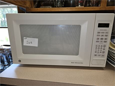 G.E. Sensor Microwave Oven
