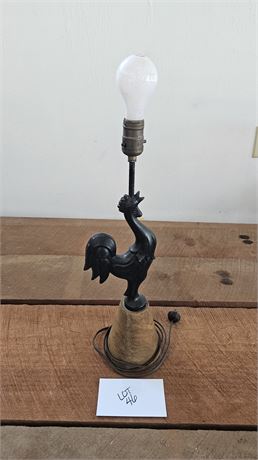 Rooster Table Lamp With Wood Base