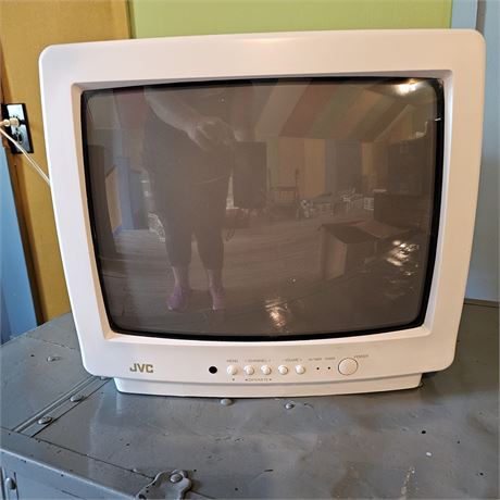 13" JVC TV - NO REMOTE