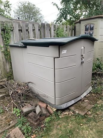 Rubbermaid Resin Outdoor Storage Shed, 2 Doors, Sliding Retractable Roof