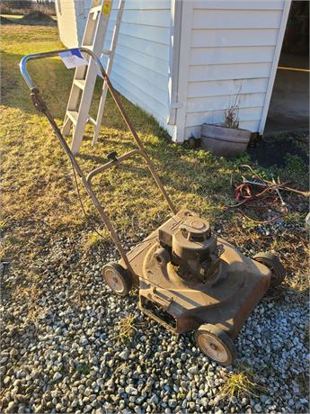 Lawn Mower with Briggs & Straton Engine