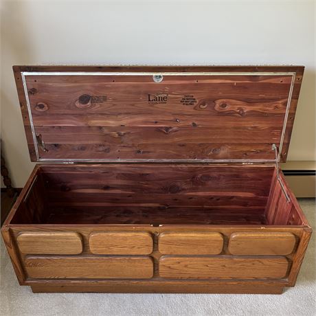 Lane Cedar Chest Storage Bench- 48.5"L, 17.5"W, 20.5"H