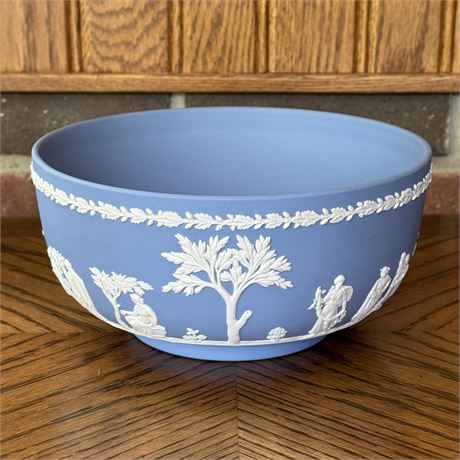 8"D Wedgwood Bowl