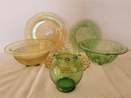 Green and yellow Depression glass lot