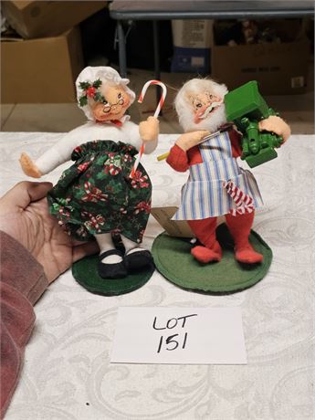 Annalee Santa & Mrs. Claus Dolls