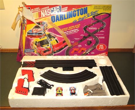 Nascar Darlington Slot Car Racing Set