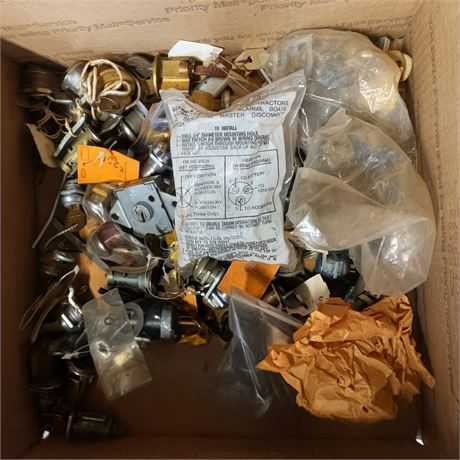 Metal Machinery Ignition Switch Lock & Key Lot