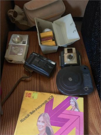 Kodak Tele-Instamatic 608 Vintage Camera ZZ34, Kodak Brownie 127 Camera & More
