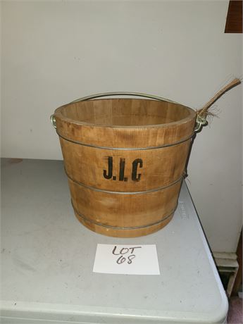 Cedar Bucket Woodenware by Richmond Cedar Works