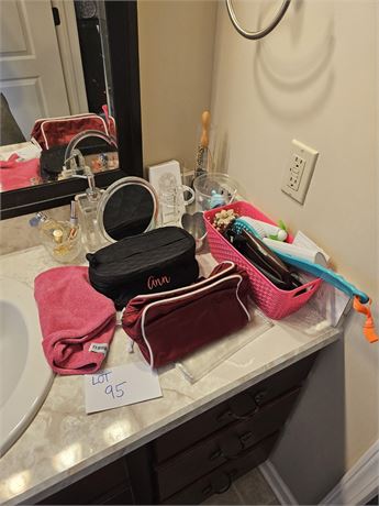 Ladies Vanity Lot- Perfume White Diamonds,Lilu, Reading Glasses, Make-Up Bags &